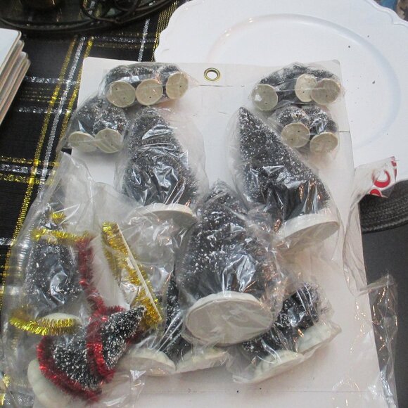 NEW Lot of 19 VINTAGE LEMAX Christmas trees bottle brush w frosted snow. 3 sizes - Picture 4 of 5